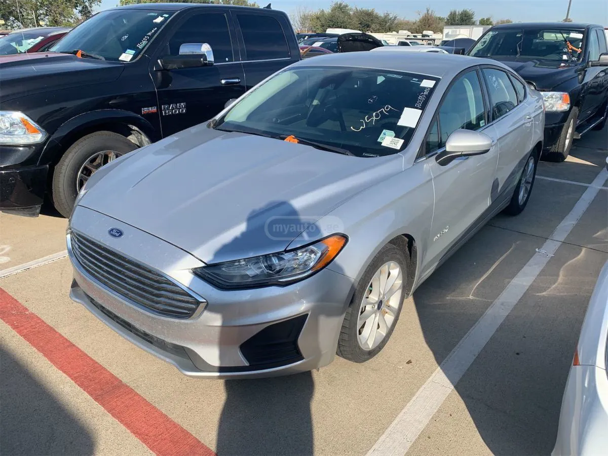 Ford Fusion - фото 1