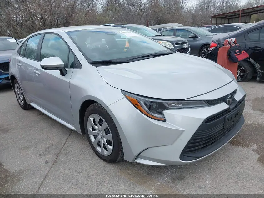 TOYOTA COROLLA LE - фото 1