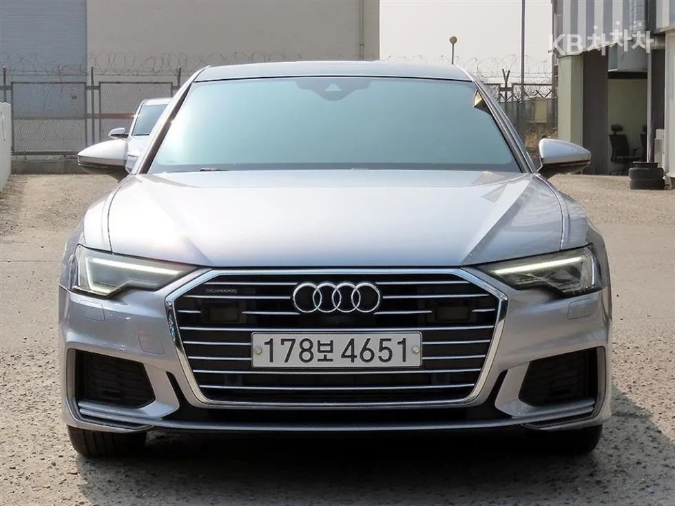 Audi A6(C8) 45 TFSI Quattro 기본형 - фото 1