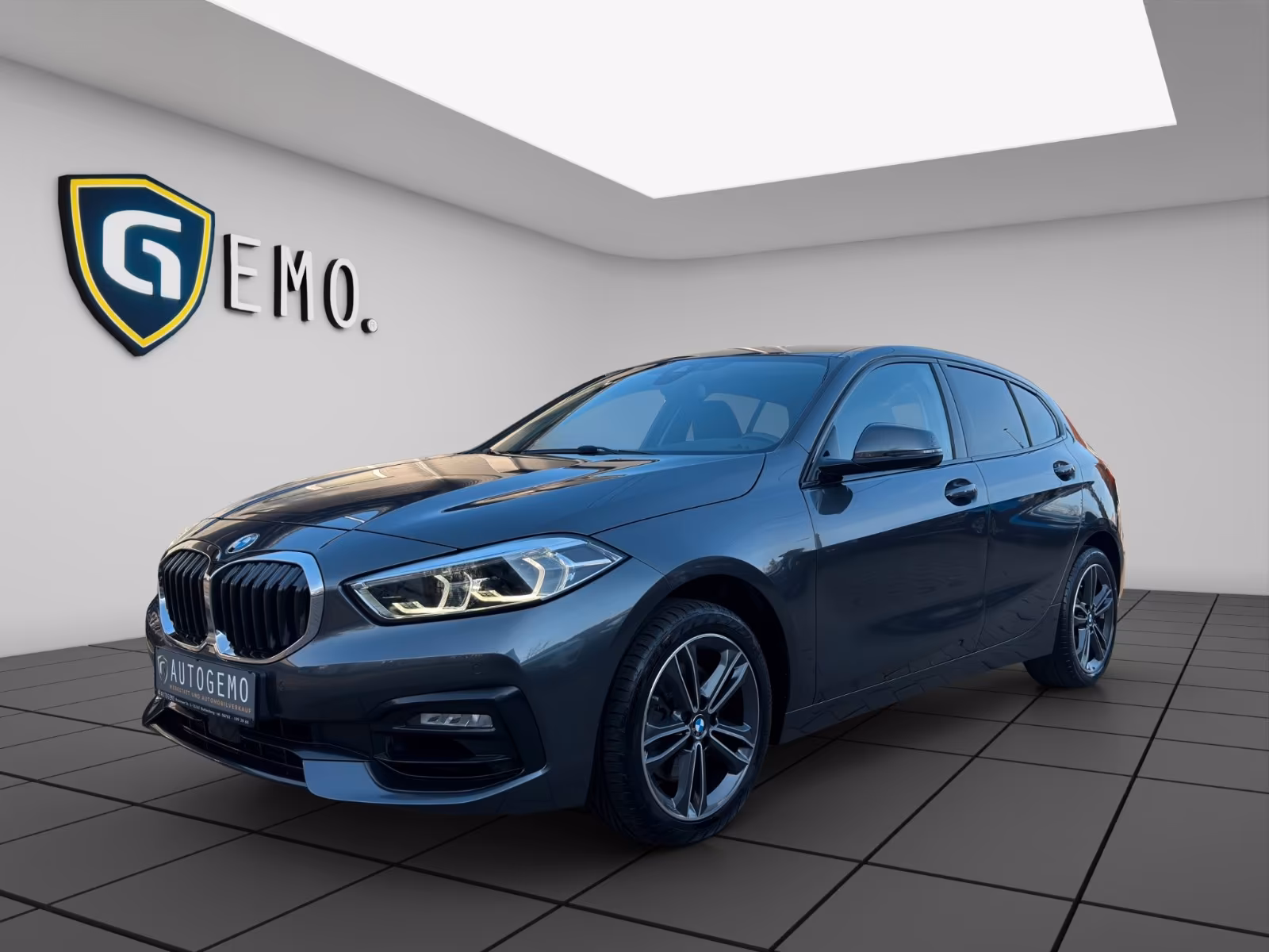 BMW 118 - фото 1