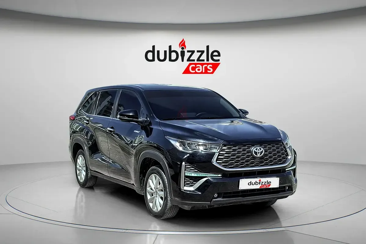 Toyota Innova - фото 1