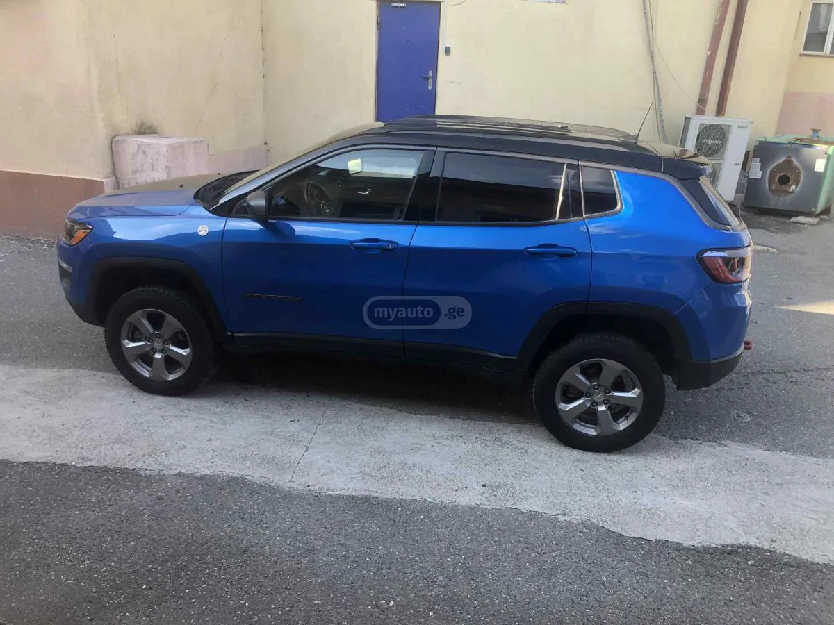 Jeep Compass - фото 1
