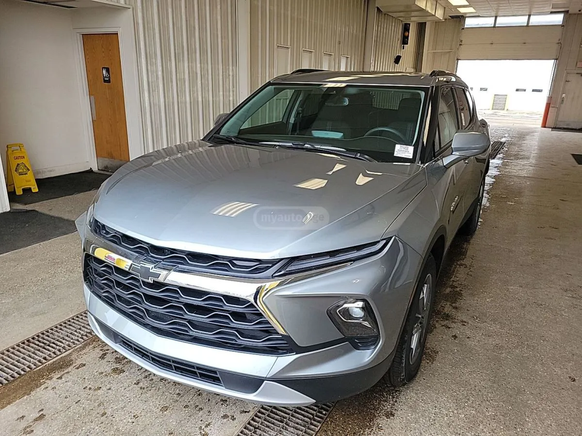 Chevrolet Blazer - фото 1