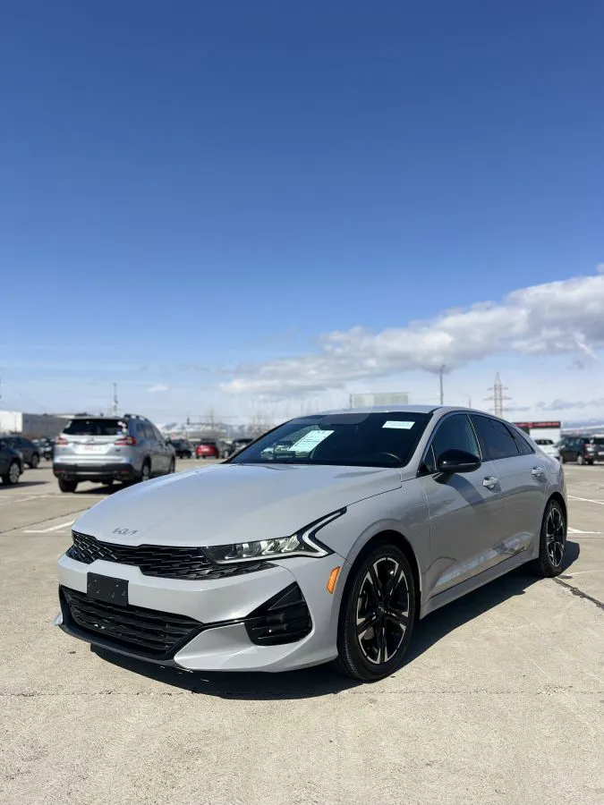 Kia K5 - фото 1