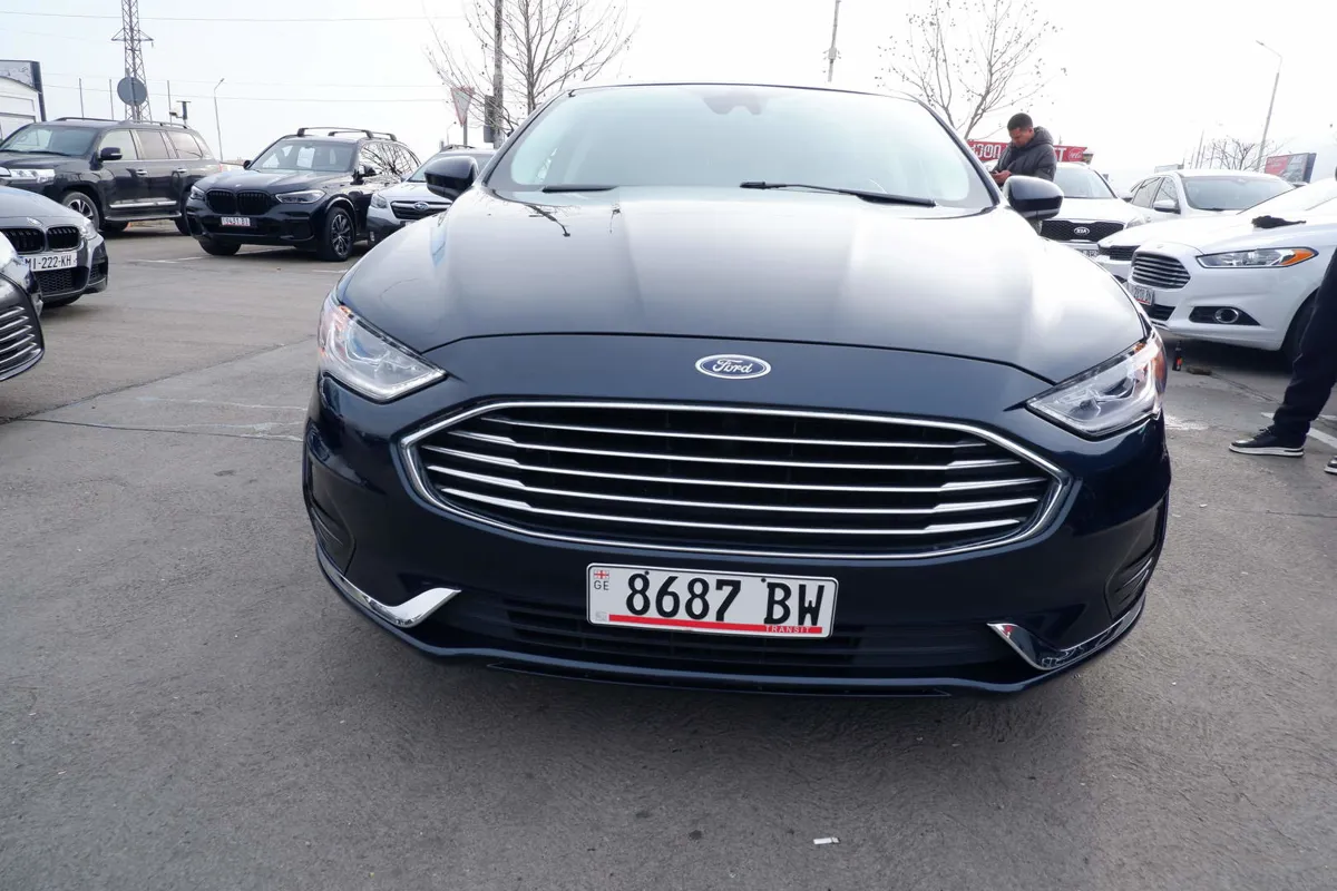 Ford Fusion - фото 1