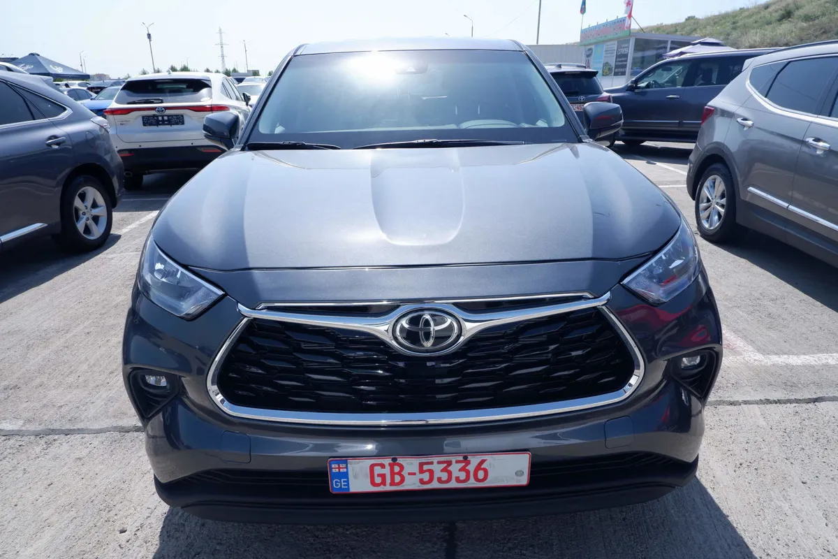 Toyota Highlander - фото 1