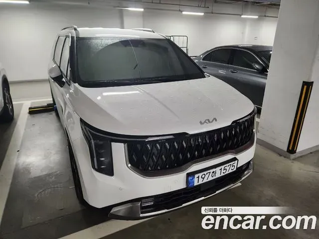 Kia Canival - фото 1