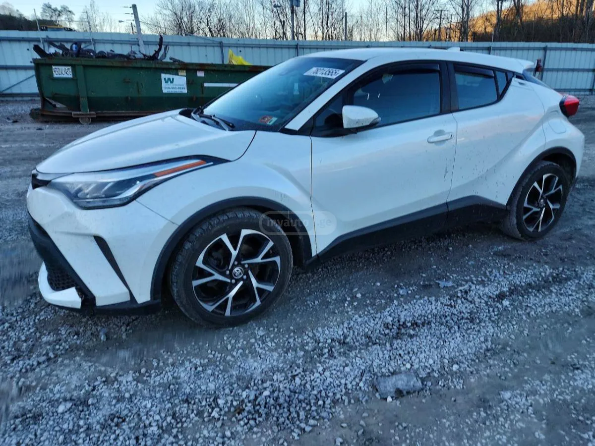 Toyota CHR - фото 1