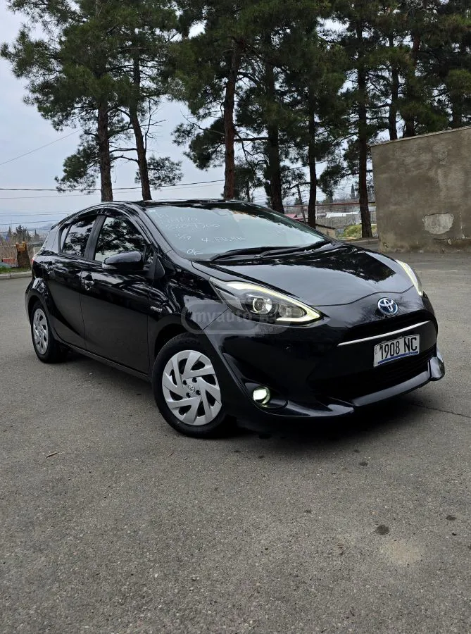 Toyota Aqua - фото 1