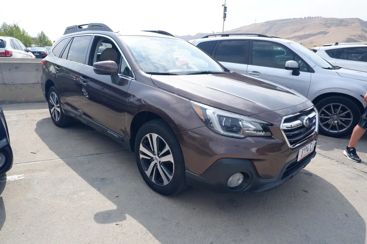 Subaru Outback - фото 1
