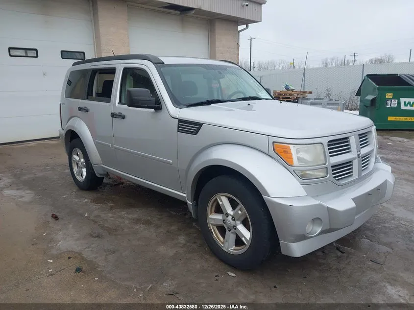 DODGE NITRO SXT - фото 1