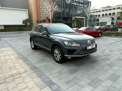 Volkswagen Touareg - фото 1