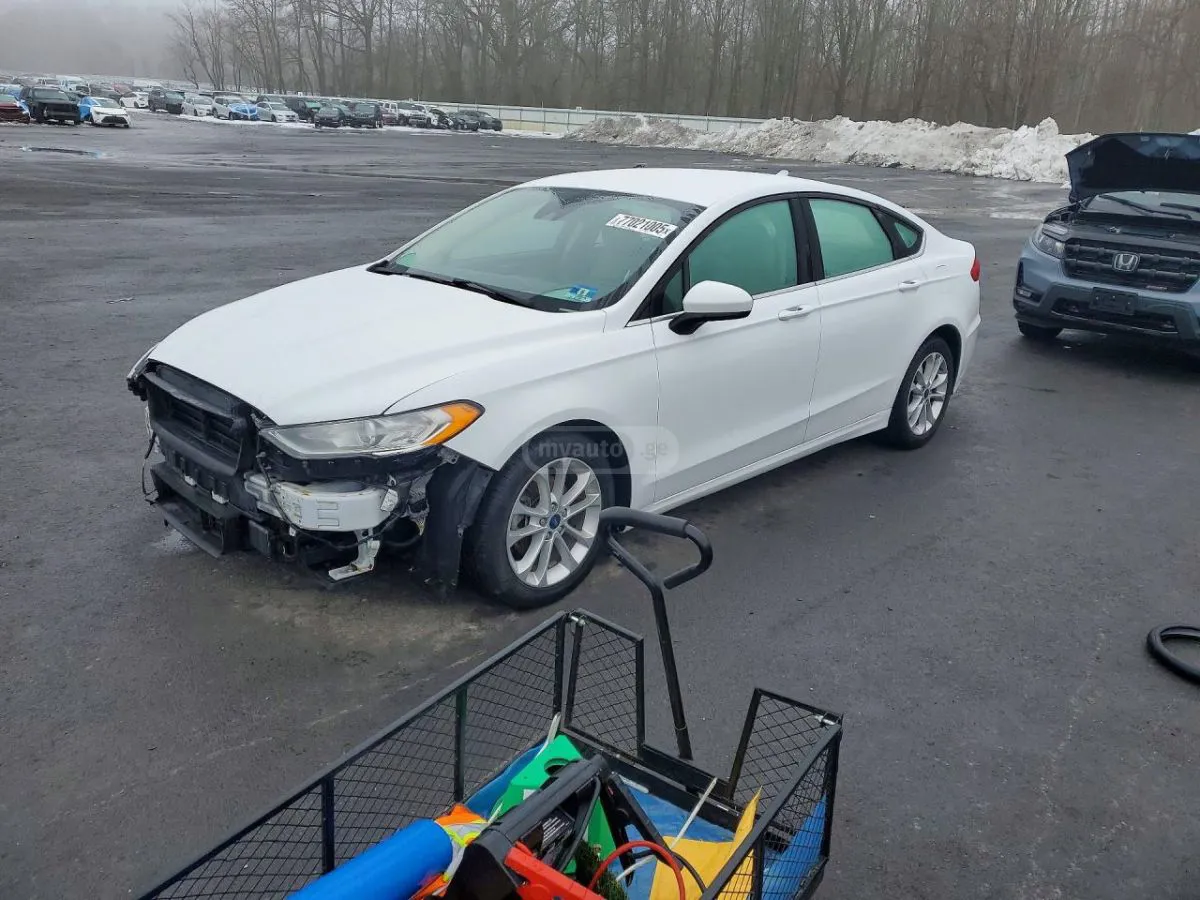 Ford Fusion - фото 1