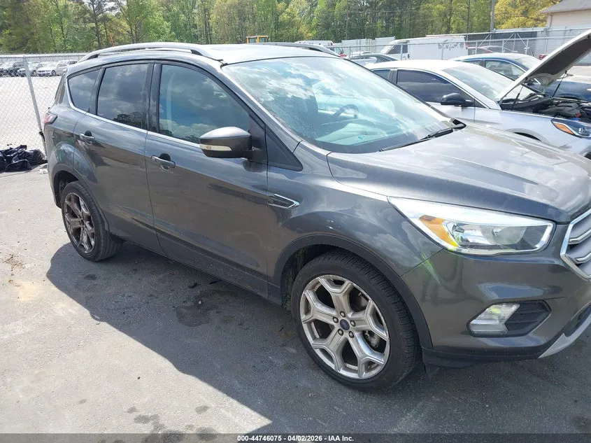 FORD ESCAPE TITANIUM - фото 1