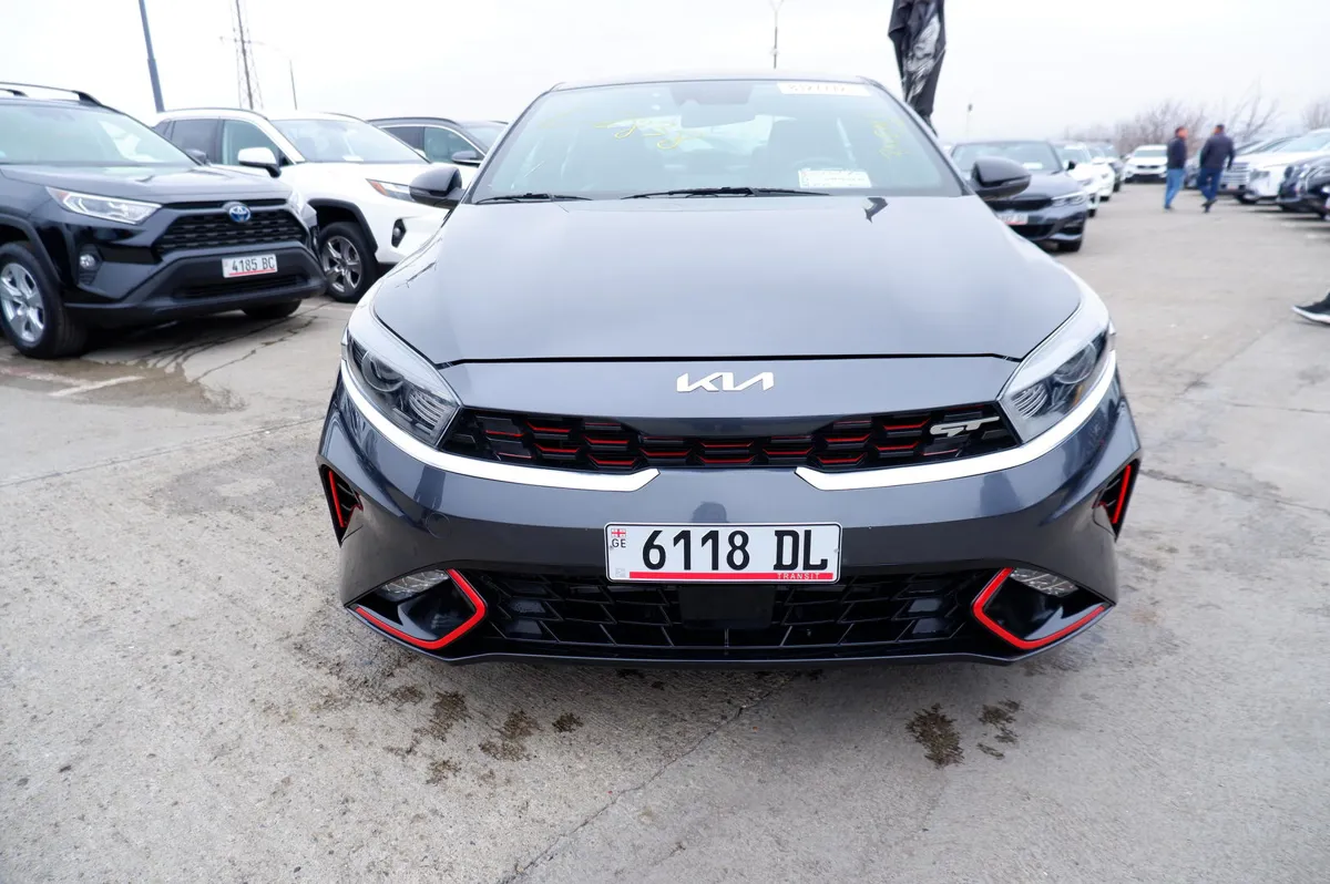 Kia Forte - фото 1