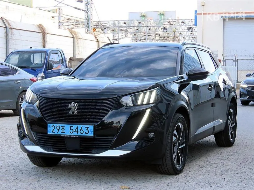 Peugeot e-2008 GT - фото 1