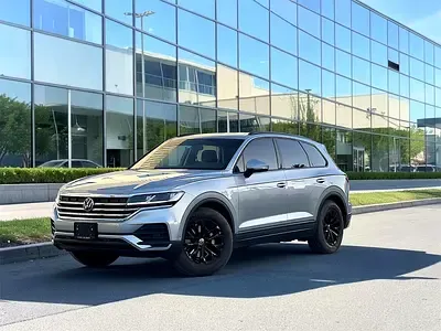 Volkswagen Touareg - фото 1
