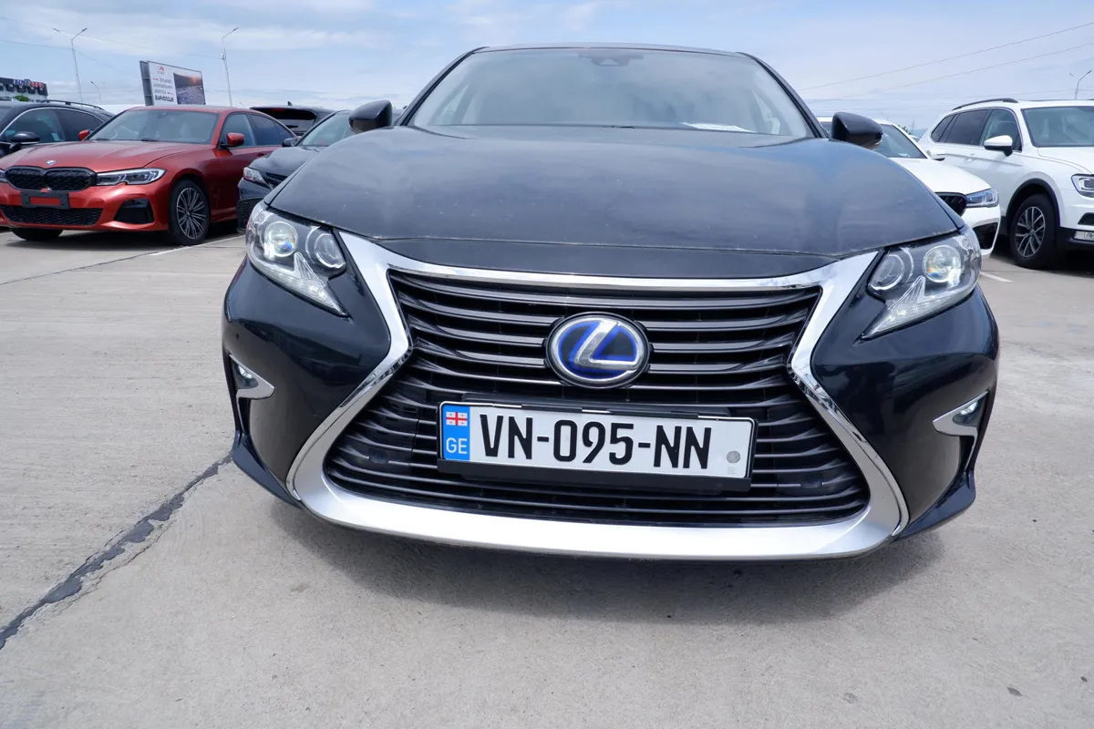 Lexus ES 300 - фото 1