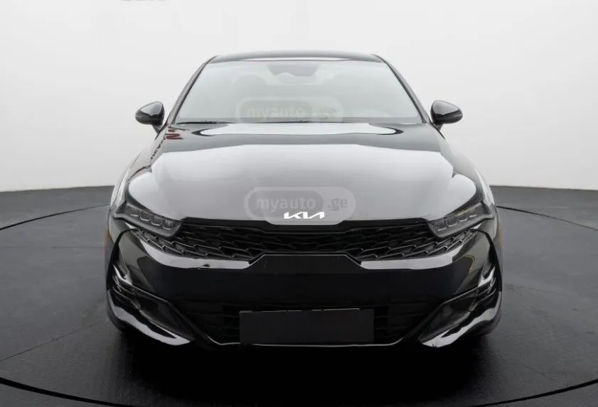 Kia K5 - фото 1