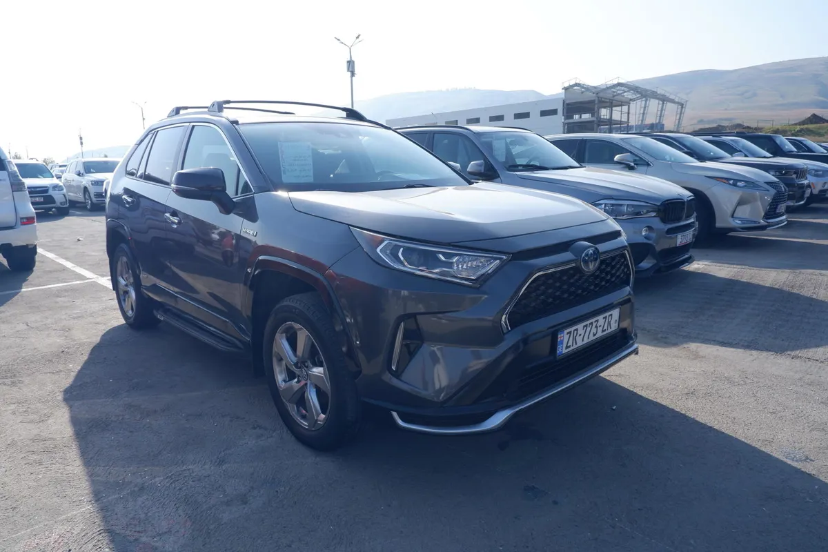 Toyota RAV 4 - фото 1