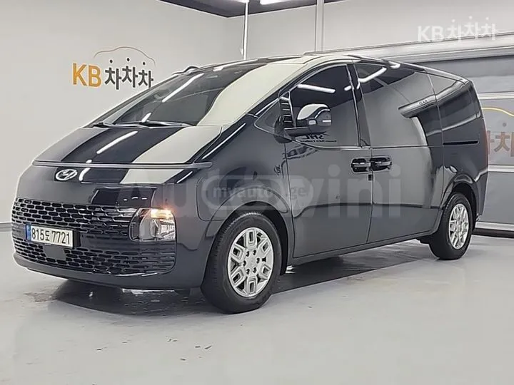 Hyundai Staria - фото 1