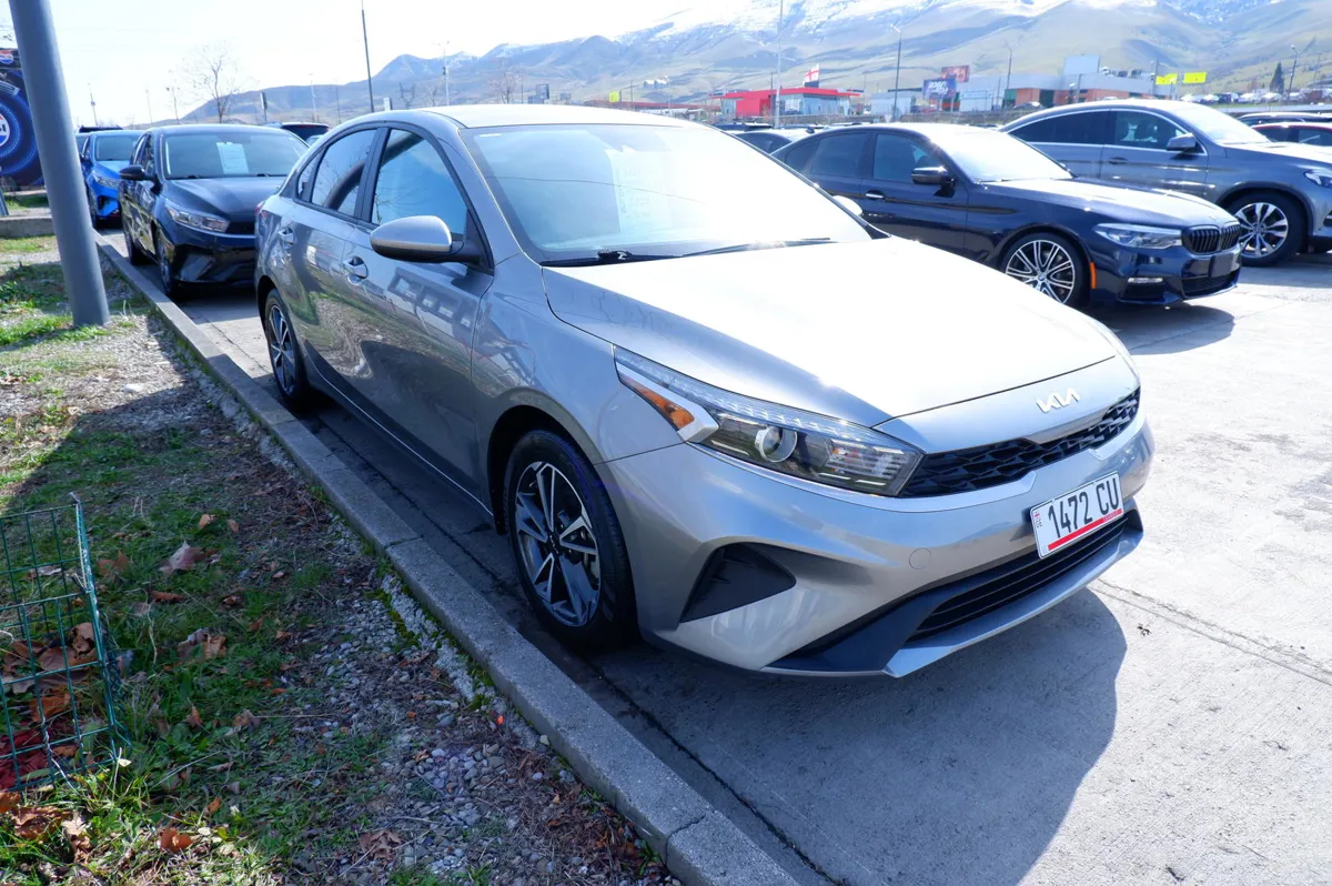 Kia Forte - фото 1