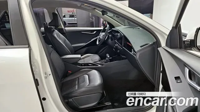 Kia Niro - фото 1