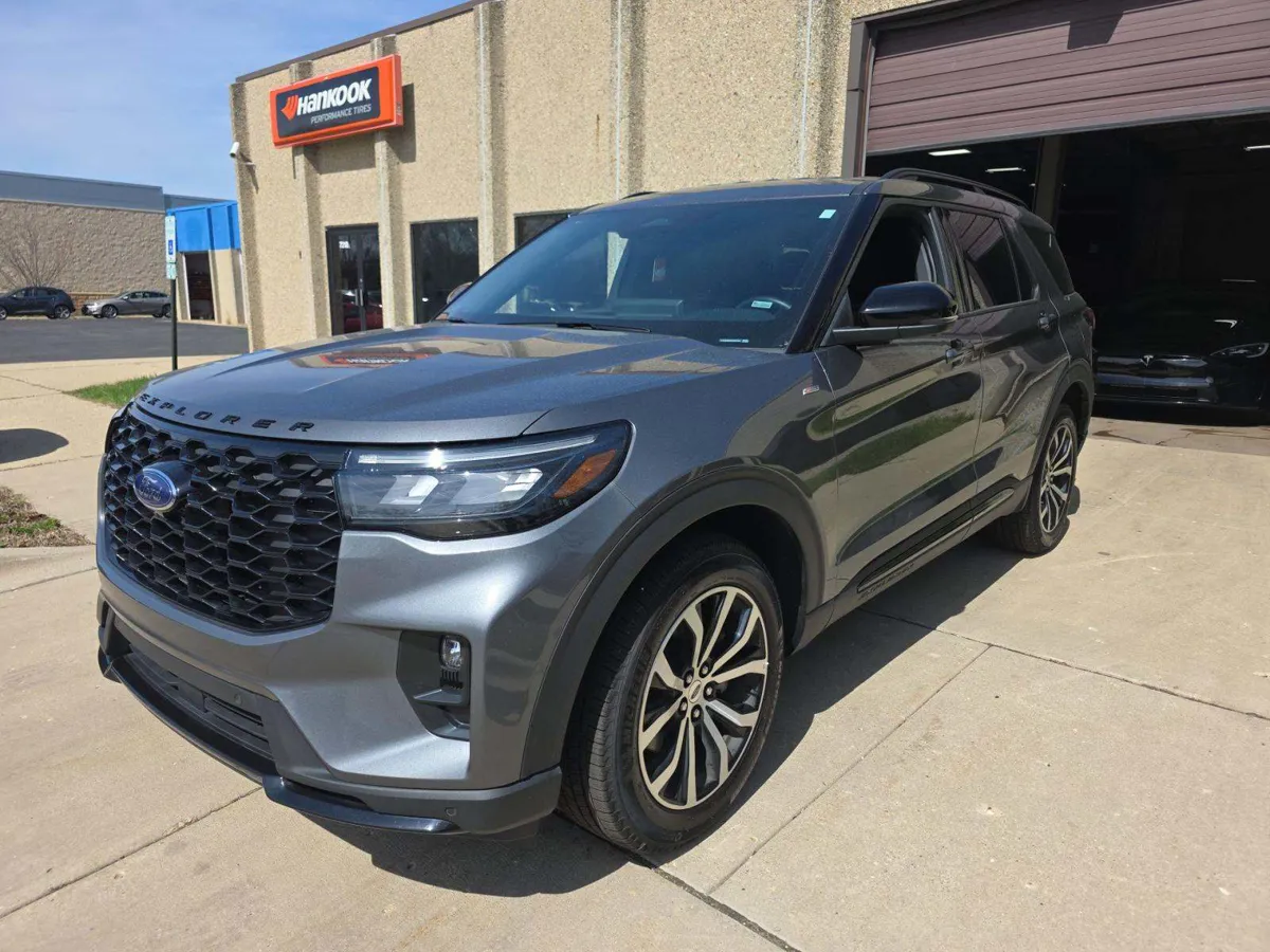 Ford Explorer ST-Line - фото 1