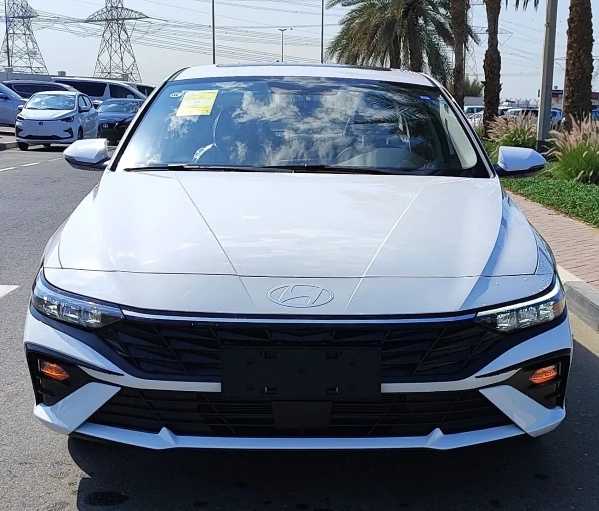 Hyundai Elantra - фото 1