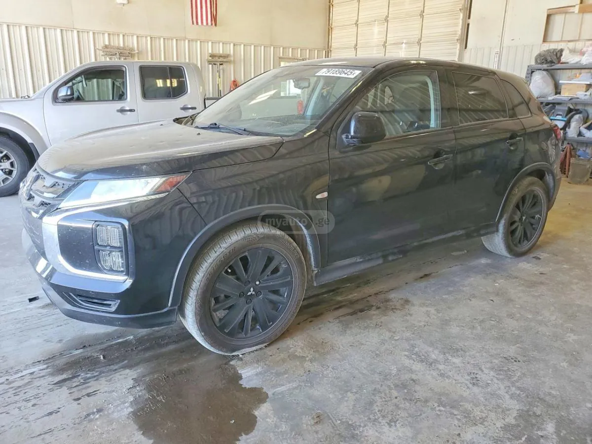 Mitsubishi Outlander - фото 1