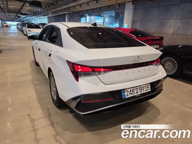 Hyundai AVANTE - фото 1