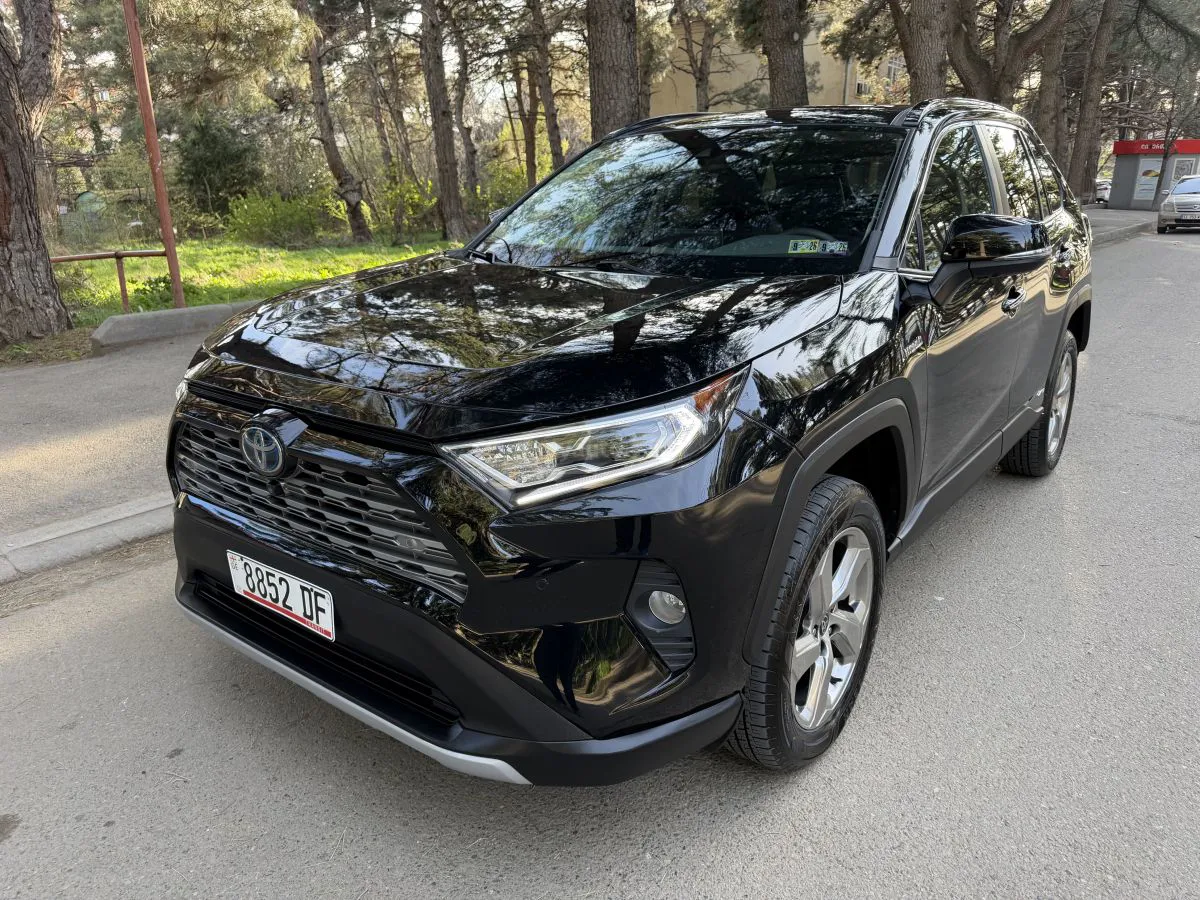 Toyota RAV 4 - фото 1