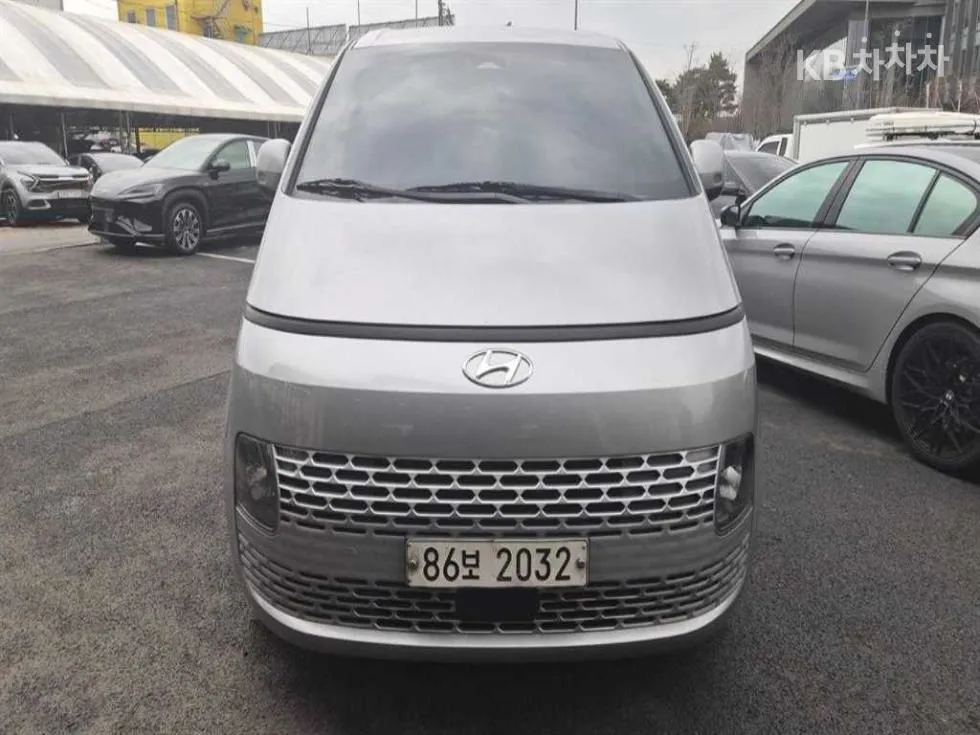 Hyundai 스타리아 카고 3.5 LPG 카고 5 모던 - фото 1