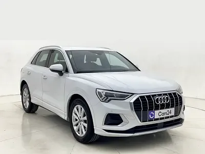 Audi Q3 - фото 1
