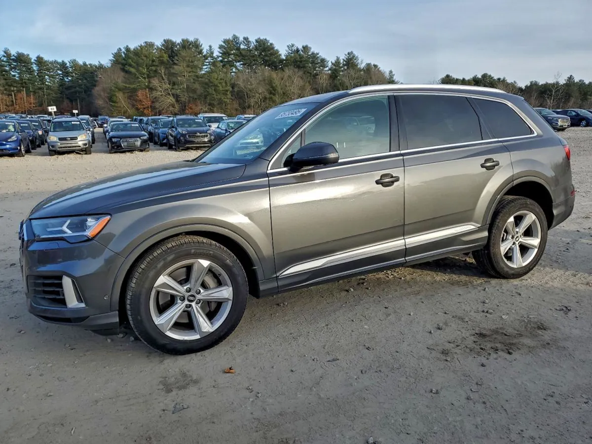 AUDI Q7 - фото 1