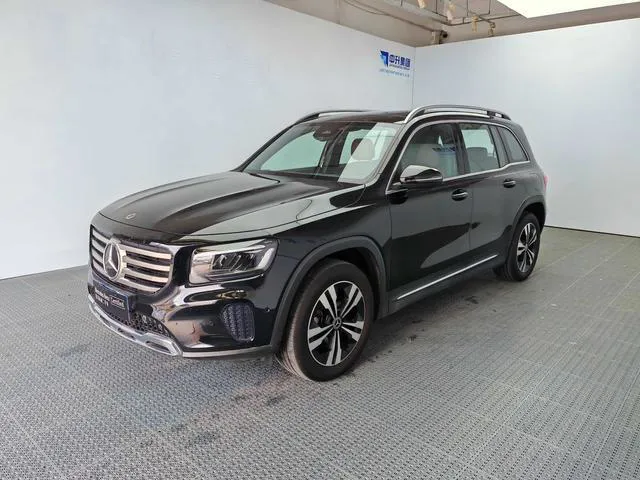 Mercedes-Benz GLB - фото 1
