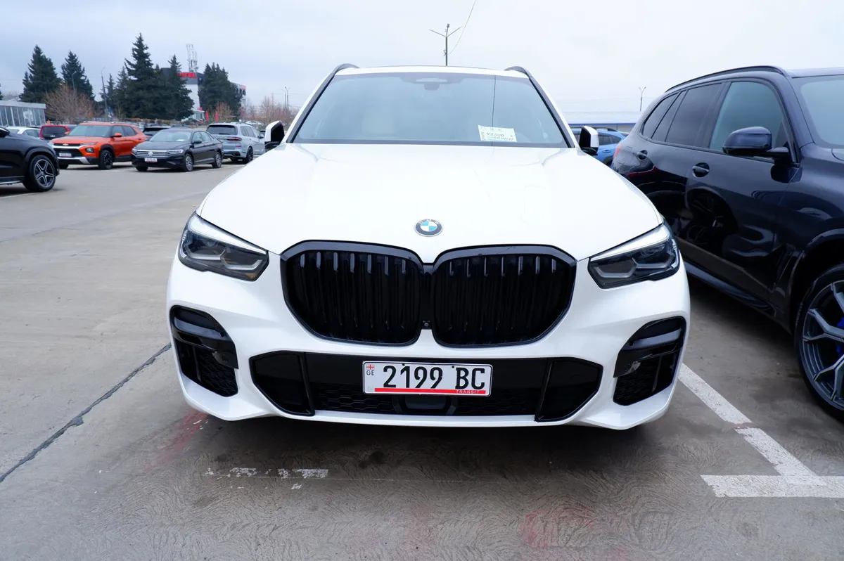 BMW X5 - фото 1