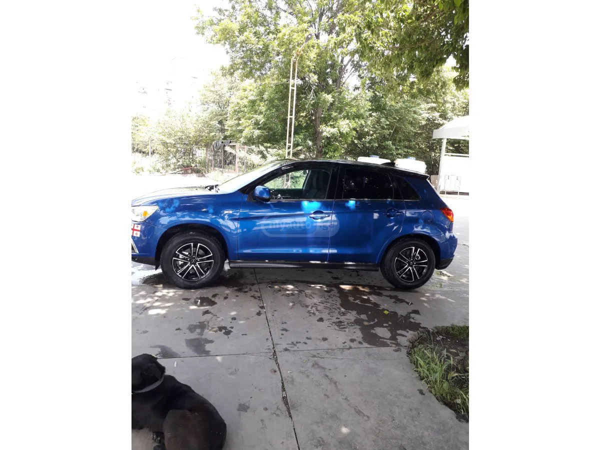 Mitsubishi Outlander Sport - фото 1