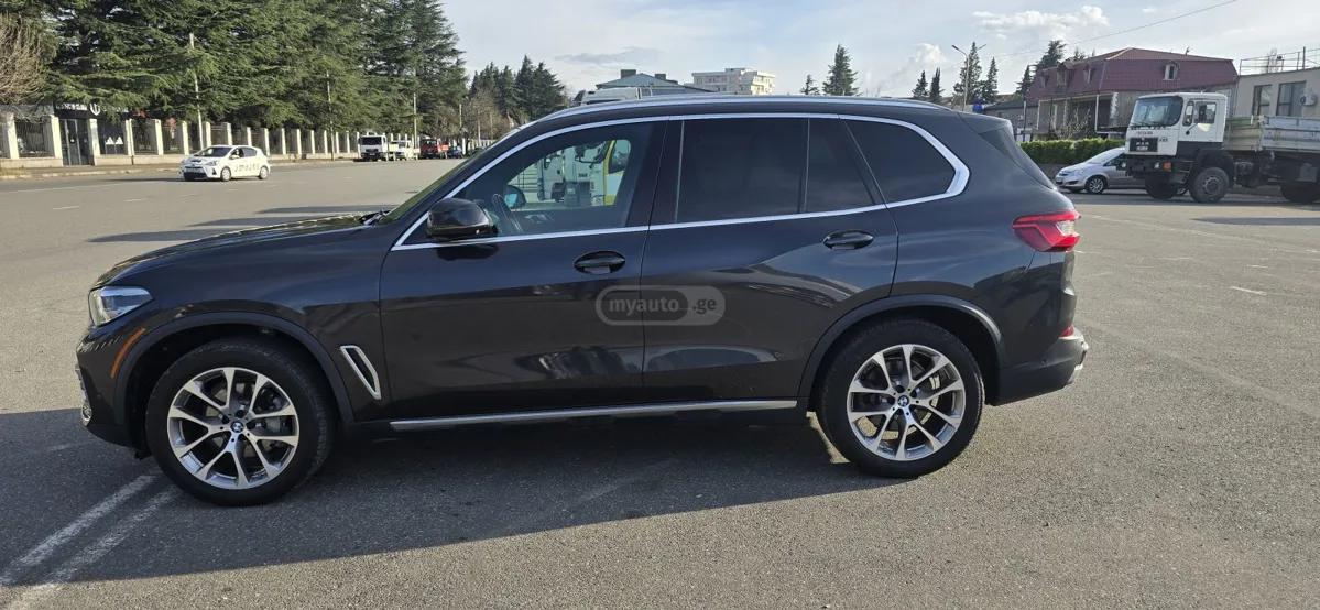 BMW X5 - фото 1