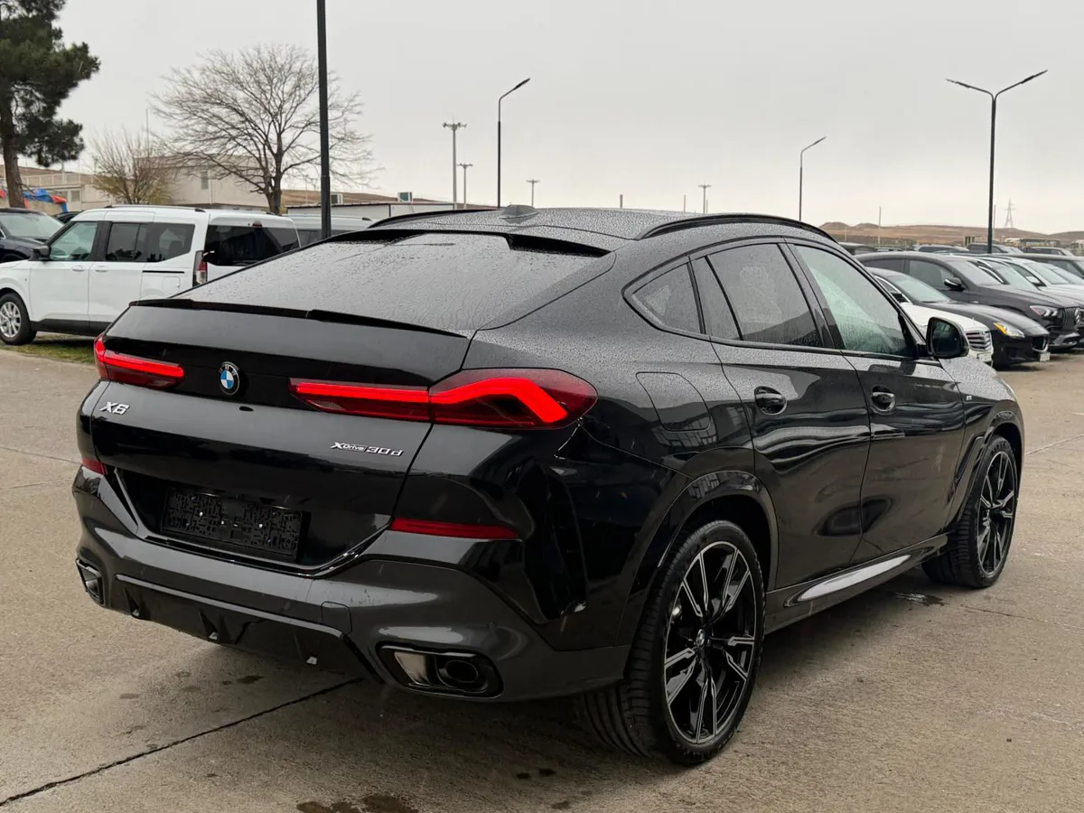 BMW X6 - фото 1