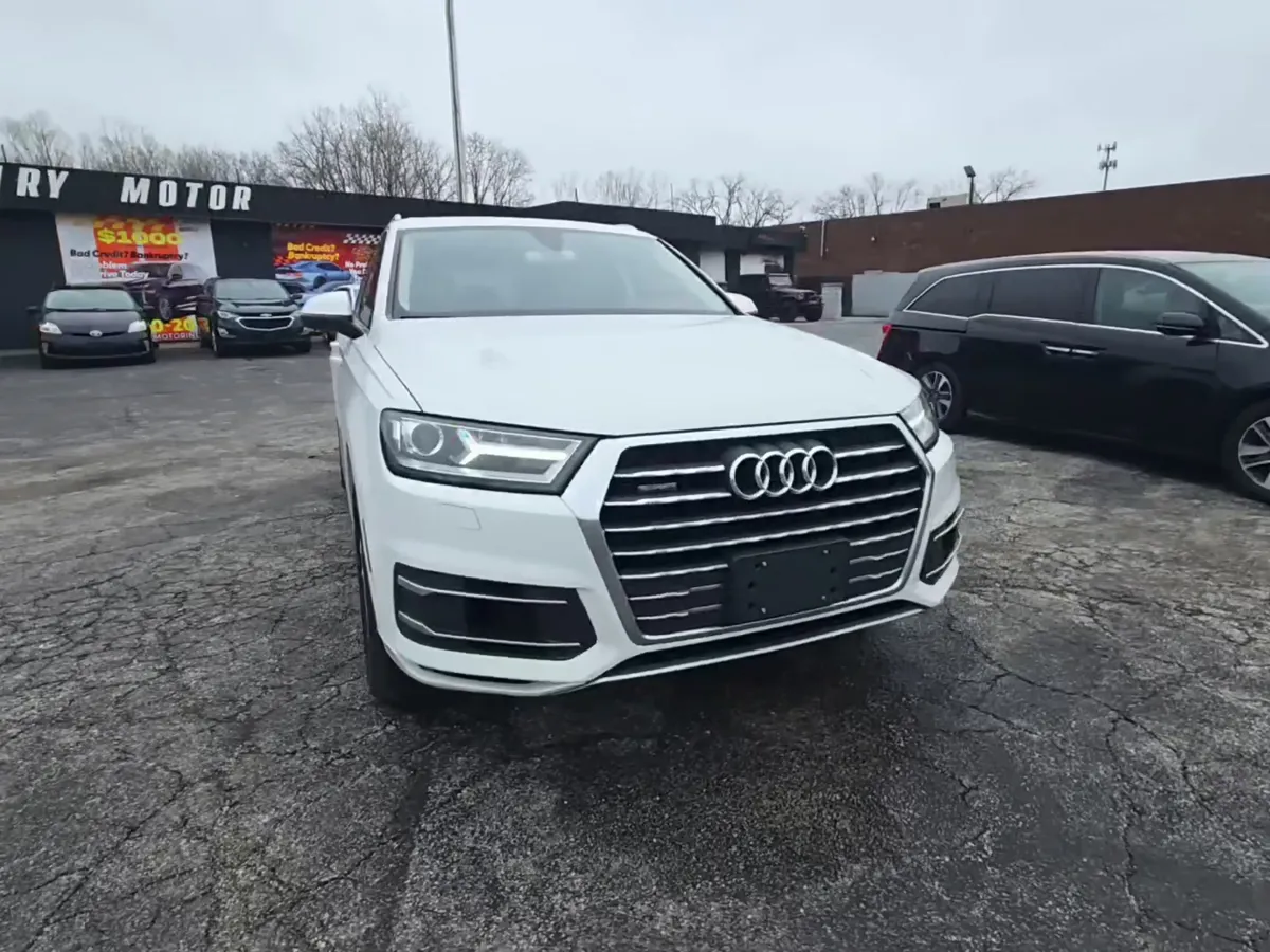 Audi Q7 3.0T Premium Plus - фото 1