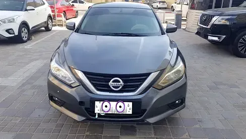 Nissan Altima - фото 1