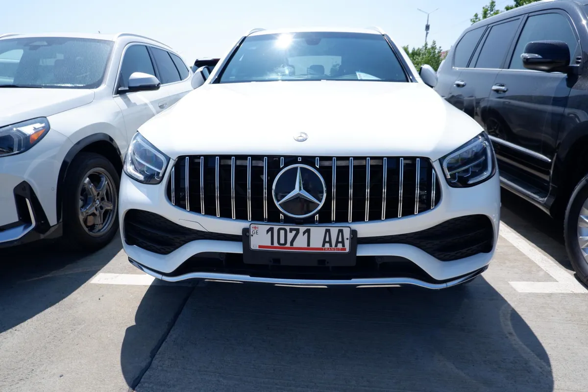 Mercedes-Benz GLC 300 - фото 1