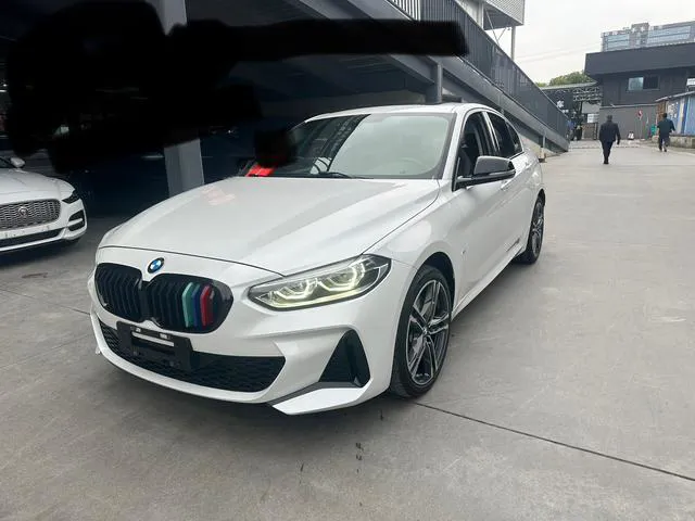 BMW 1 Series - фото 1
