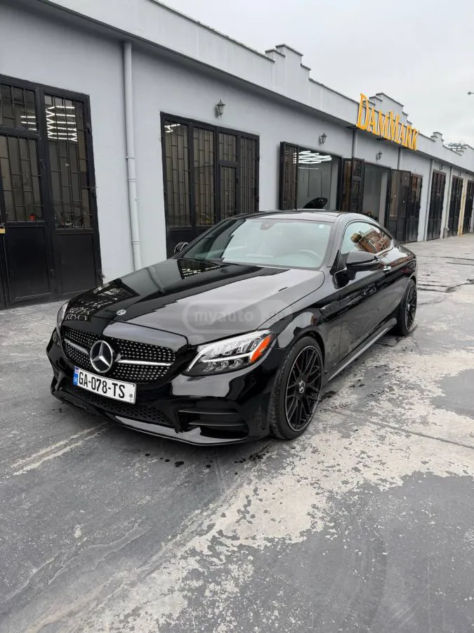 Mercedes-Benz C 300 - фото 1