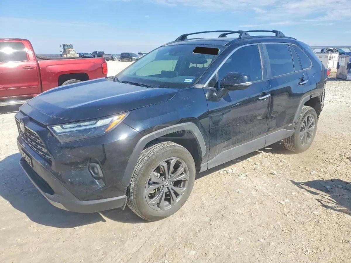 Toyota RAV 4 - фото 1