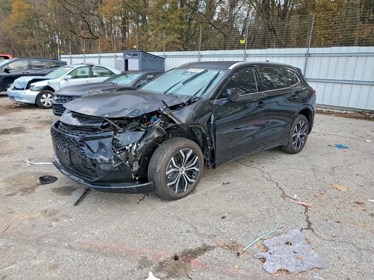 TOYOTA CROWN SIGNIA - фото 1