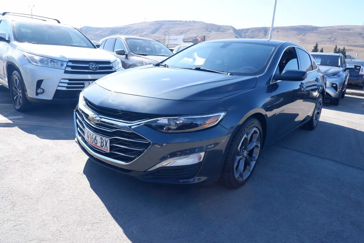 Chevrolet Malibu - фото 1