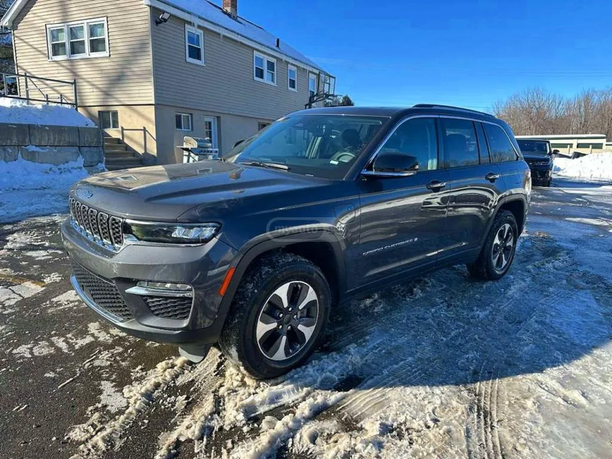 Jeep Grand Cherokee - фото 1