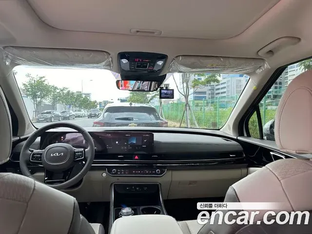 Kia Canival - фото 1